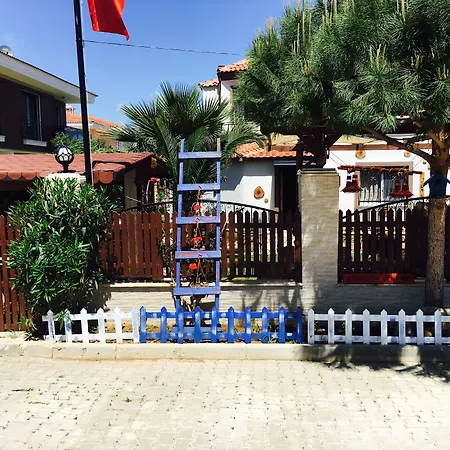 住宿加早餐酒店 Ada Çeşme