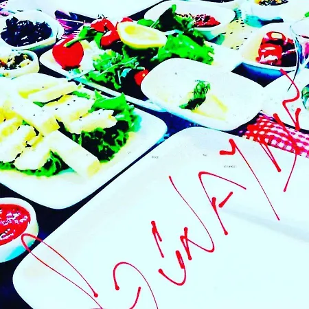 Ada 住宿加早餐酒店 Çeşme