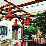 Ada Bed and Breakfast 2*